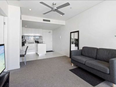 1072 / 16 Hamilton Place, Bowen Hills