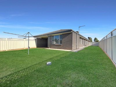 62 Champagne Drive, Dubbo