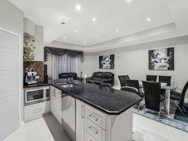 35A Hartfield Way, Westminster