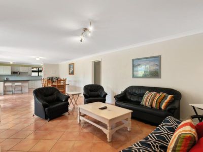 1 / 4 Kikarra Crescent, Hawks Nest