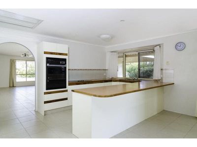 2 Thompson Crescent, Tewantin
