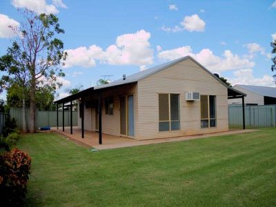 2 / 16 Plum, Kununurra