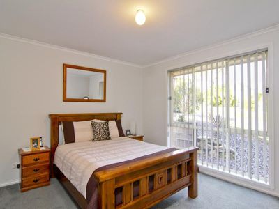 5 Golden Glade, Strathdale