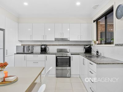 2 / 9 Windle Street, Lake Illawarra