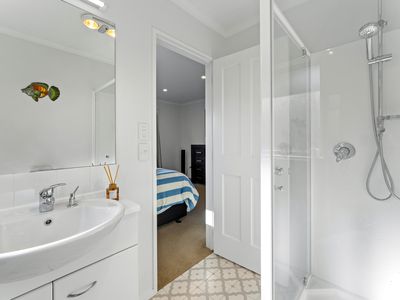 7 Omana Avenue, Shelly Beach, Helensville