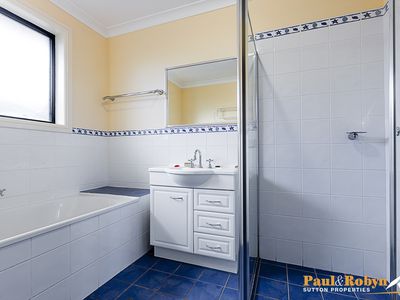 22 Dillwynia Crescent, Jerrabomberra