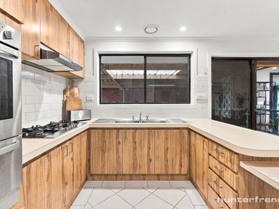 28 Carinza Avenue, Altona Meadows