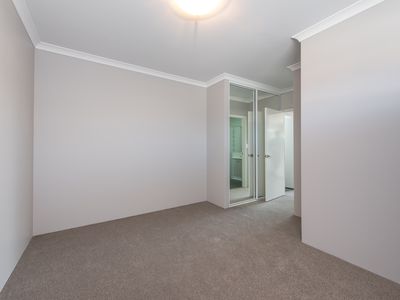 5/22 Moreing Street, Ascot