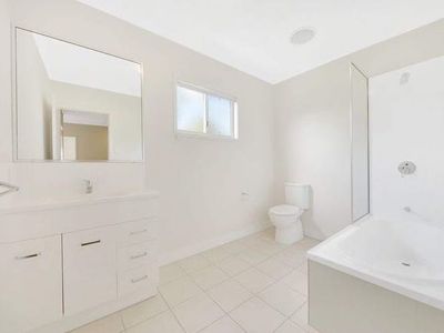 1 / 1 Collins Lane, Kin Kora