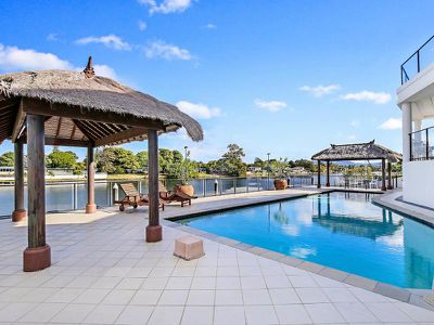 90 Cabana Boulevard, Benowa Waters