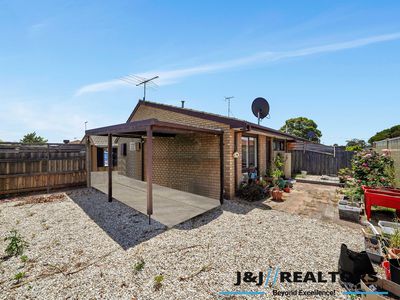 4 / 63 Staughton Street, Melton South