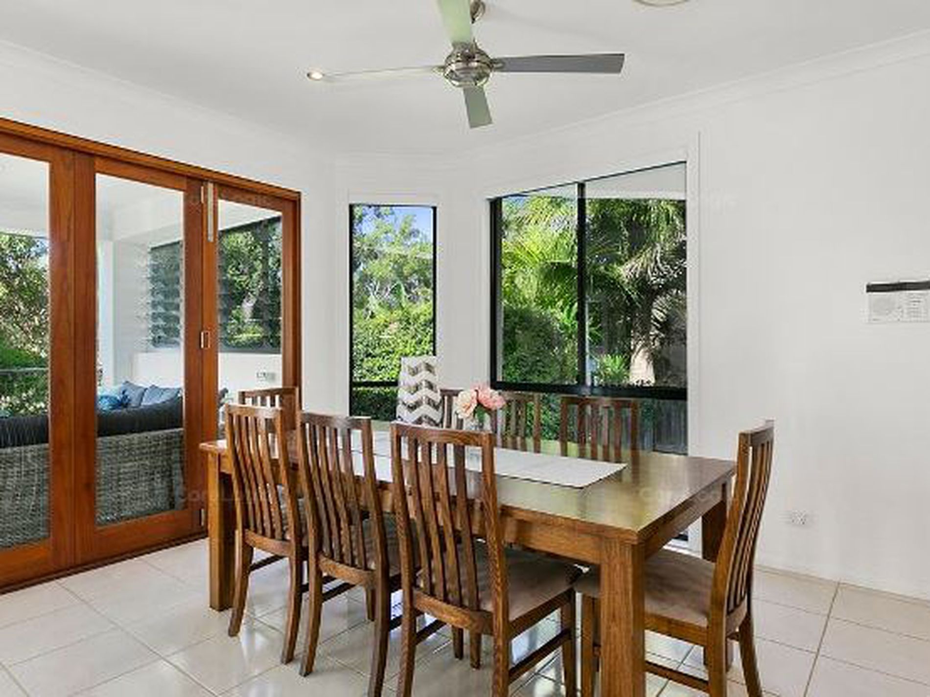 8 Lakeside Drive, Peregian Springs