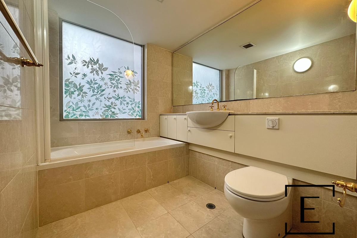 1605 / 12 Glen Street, Milsons Point