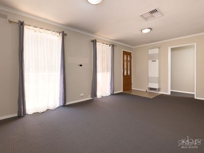 2 / 108 HUONS HILL ROAD, Wodonga