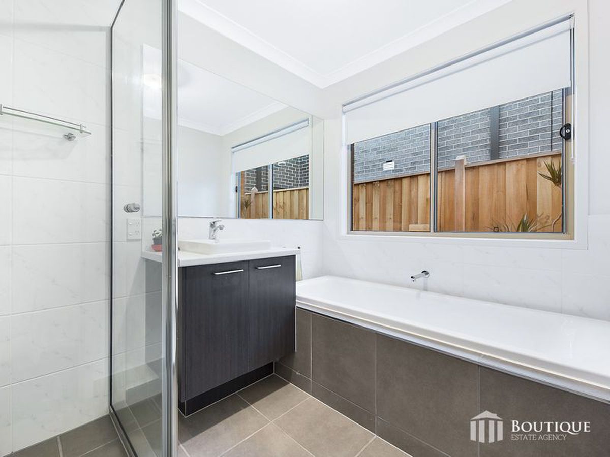 6 Wenn Avenue, Clyde North