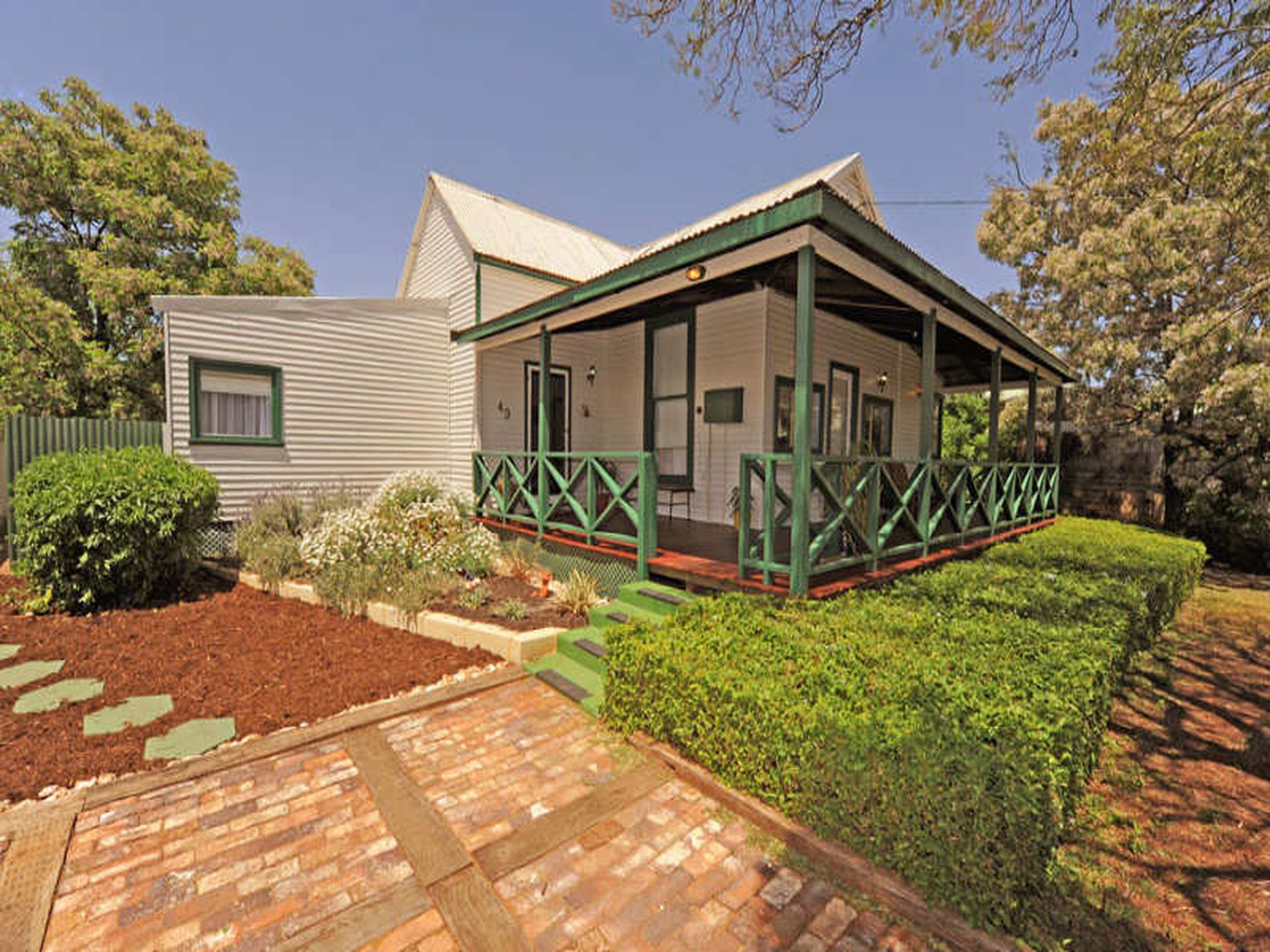 43 Killarney Street, Lamington