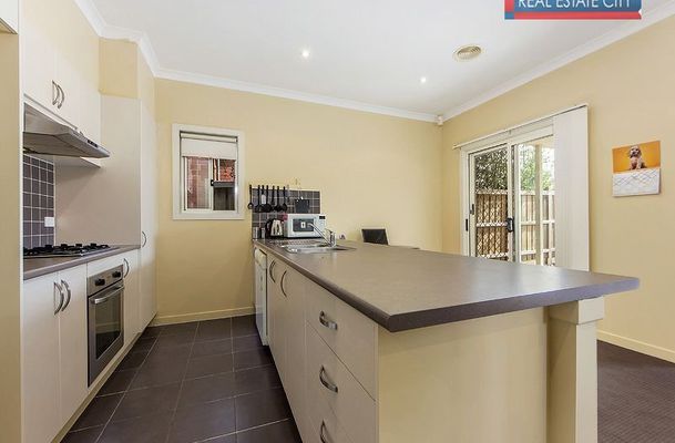 25 The Garlands, Craigieburn