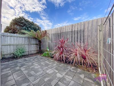 2 / 6 Spray Street, Mornington