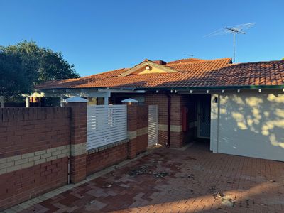 1 / 42 Calais Road, Scarborough