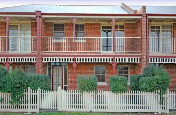 11 Meadowbank Lane, Craigieburn