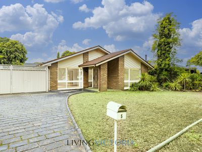 5 Oxford Close, Sunbury