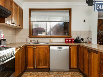 4 Howlong Road, Rutherglen