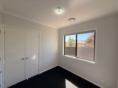 101 Sixteenth Avenue, Austral