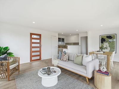 2 / 17a Thagenna Road, Carlton