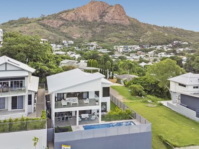 2 Panorama Court, North Ward