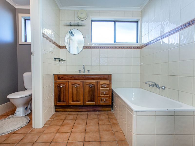 16 Watt Street, Cowra