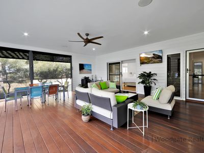 10 PAPERBARK COURT, Woodgate