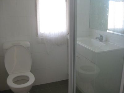 27 St Johns Road, Busby