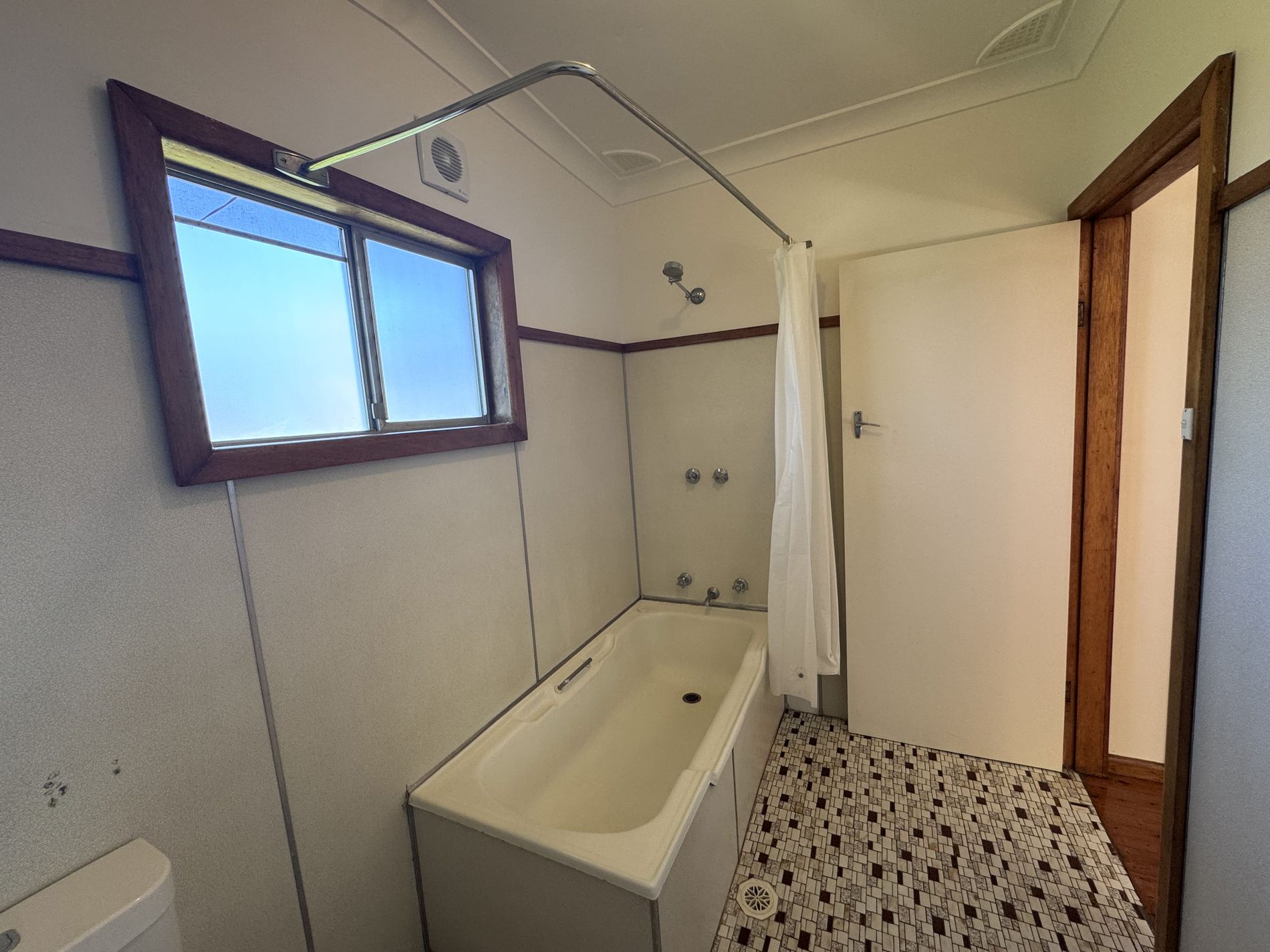 30 James Crescent, Kings Point