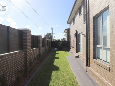 28 Hawkesbury Road, Westmead