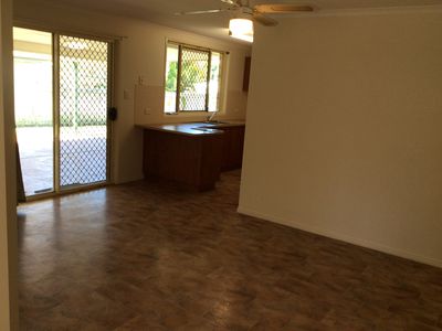 56 Witney, Telina