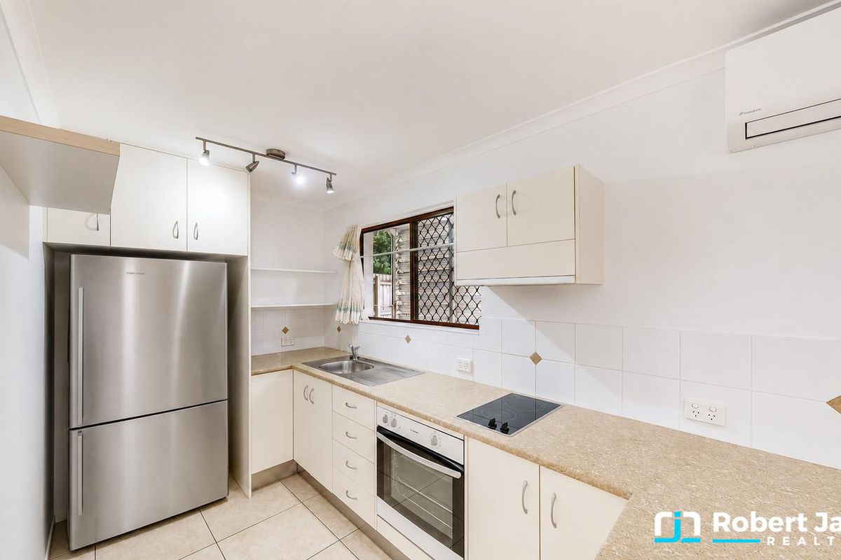 2 / 46 Poinciana Avenue, Tewantin