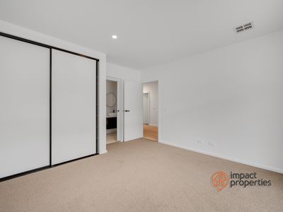 9 / 50 Maymuru Way, Whitlam