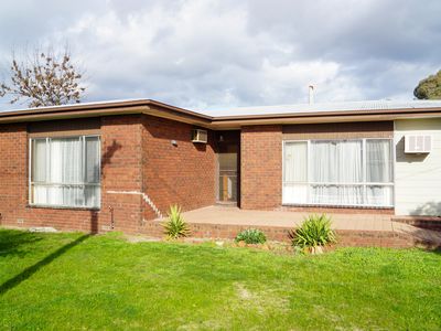 18 Howard Street, Horsham