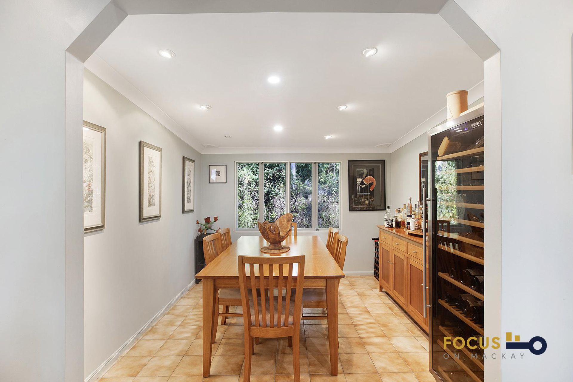 9 Ward Esplanade, Ball Bay