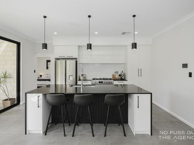 2 Stanton Crescent, Greenwood