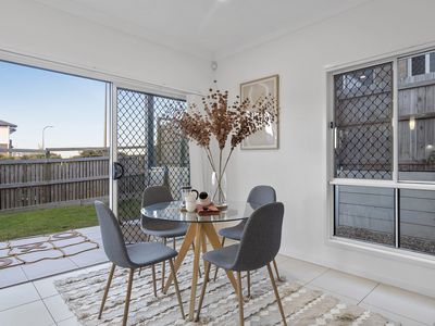 38 Santiago Crescent, Spring Mountain