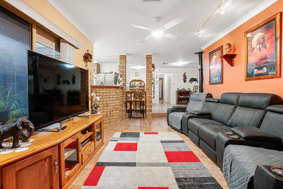 19 Conway Loop, Waikiki
