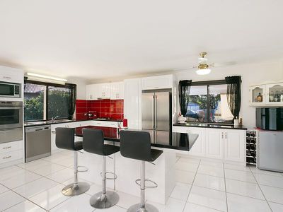 14 Chiltern Court, Rochedale South