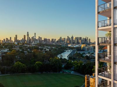 Brand New Apartment: Next to Melbourne High School