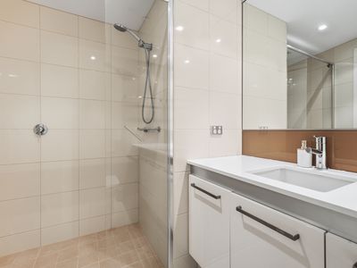 806 / 19 The Circus, Burswood