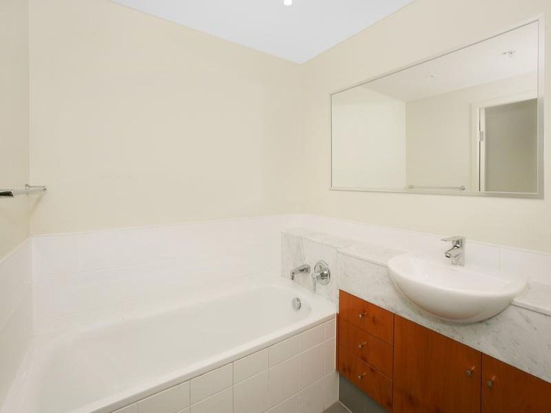 2307 / 77-81 Berry Street, North Sydney