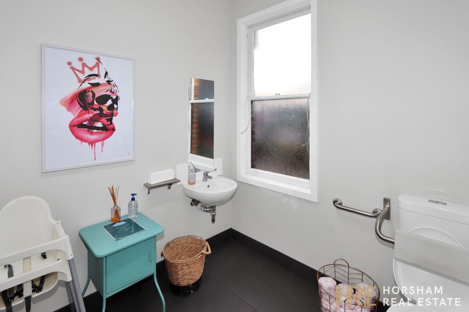 34 Roberts Avenue , Horsham