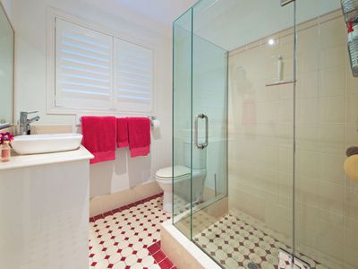 16 Schooner Circuit, Manly West