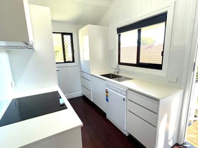 31 Shields Street, Redcliffe