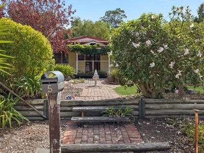 5 Symonds Street, Yankalilla